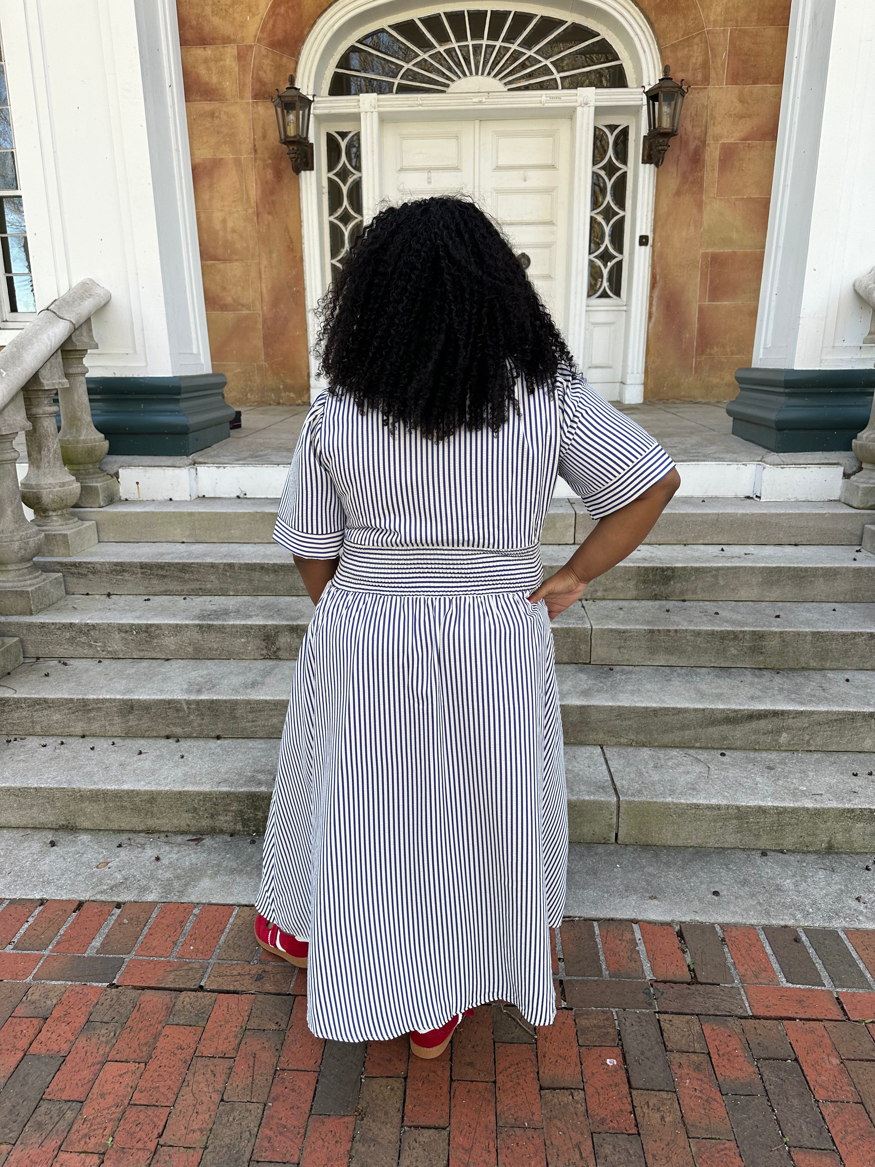 curvy striped midi dress, plus size smocked waist dress, zip front dress, blue stripe dress, curvy boutique dresses, flattering midi dress, dresses with pockets