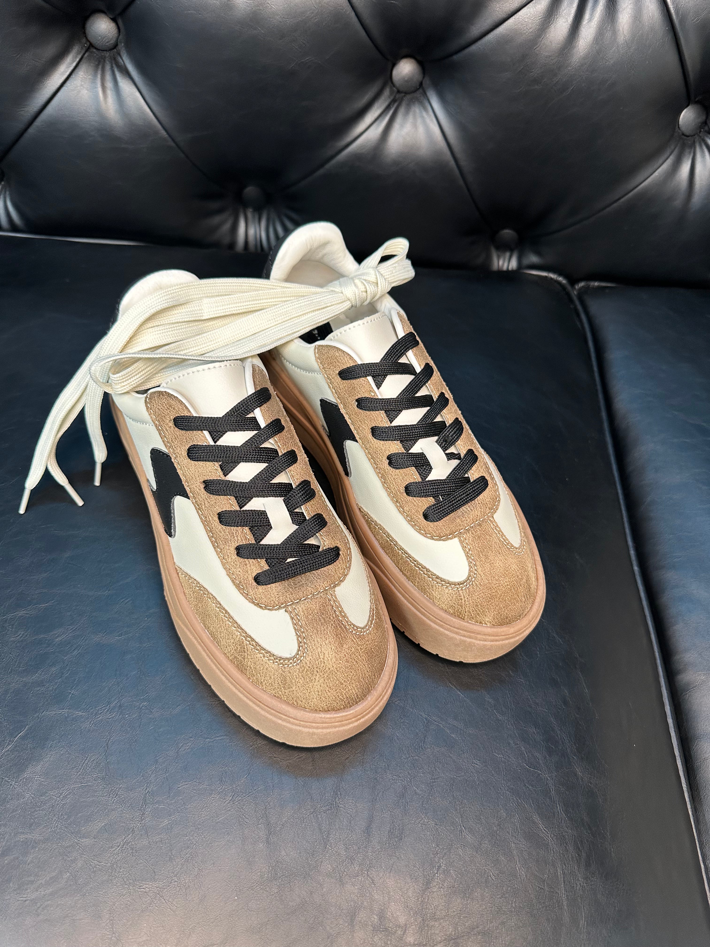 Corky’s Pop Off sneakers, tan sneakers, comfy lace-up sneakers, women’s fashion sneakers, cushioned platform sneakers, tan casual shoes