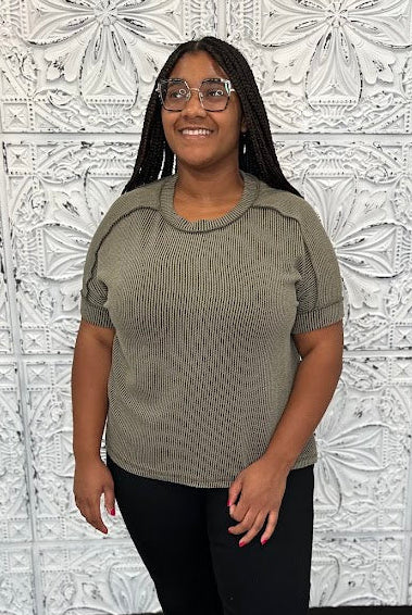 Curvy Raised Rib Raw Edge Cuff Sleeve Top