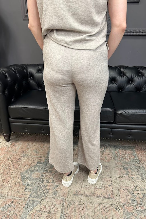 knit pants, wide leg lounge pants, casual knitwear, drawstring pants, comfy outfit, matching set bottoms, relaxed fit pants, women’s lounge pants, soft knit bottoms, everyday casual wear