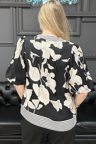 printed woven top, bubble sleeve top, women’s boutique top, contrast trim blouse, everyday blouse, casual work top