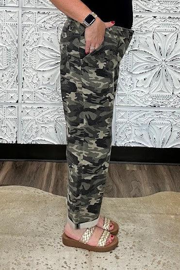 Mid-Rise Camo Boyfriend Crop Jeans