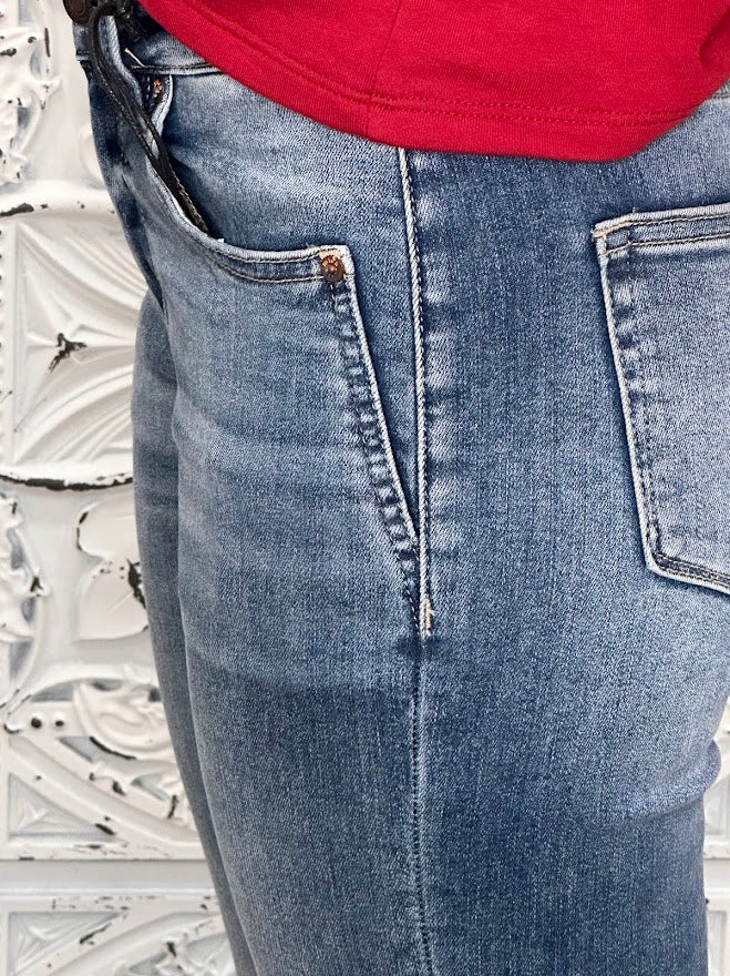 Mid-Rise Straight Ankle Jeans with Twist Pocket Detail