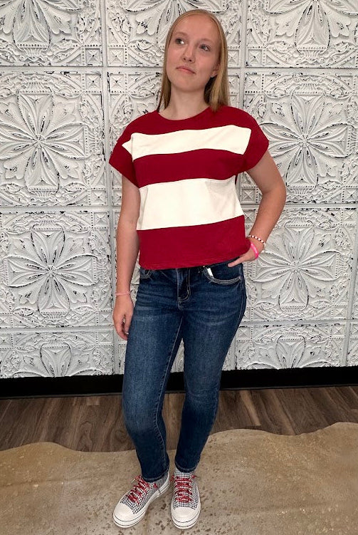 Mid-Rise Straight Crop Cuffed Jeans