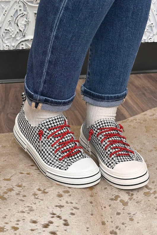 Mid-Rise Straight Crop Cuffed Jeans