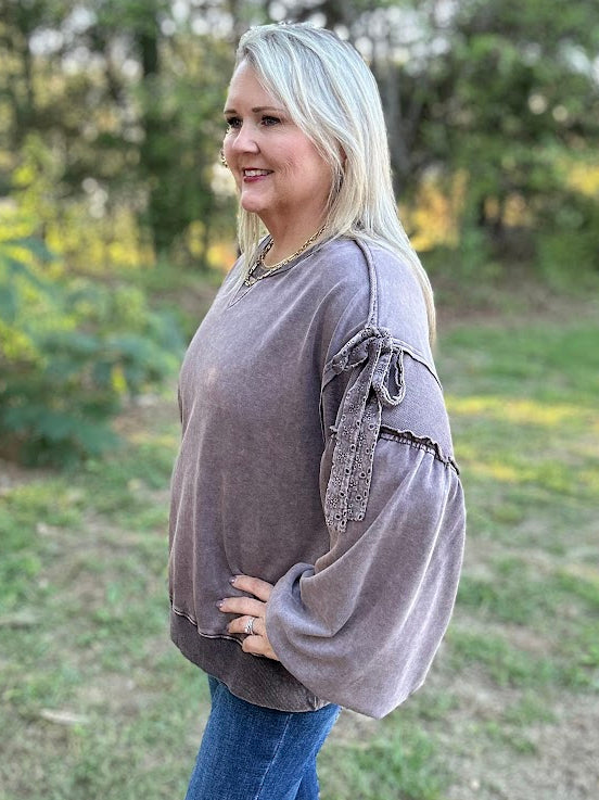 Mineral Washed Bow Appliqué Balloon Sleeve Sweatshirt