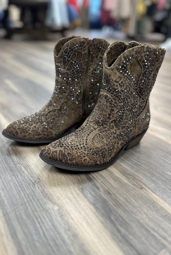 Very G Shay Leopard Print Studded Western Boots