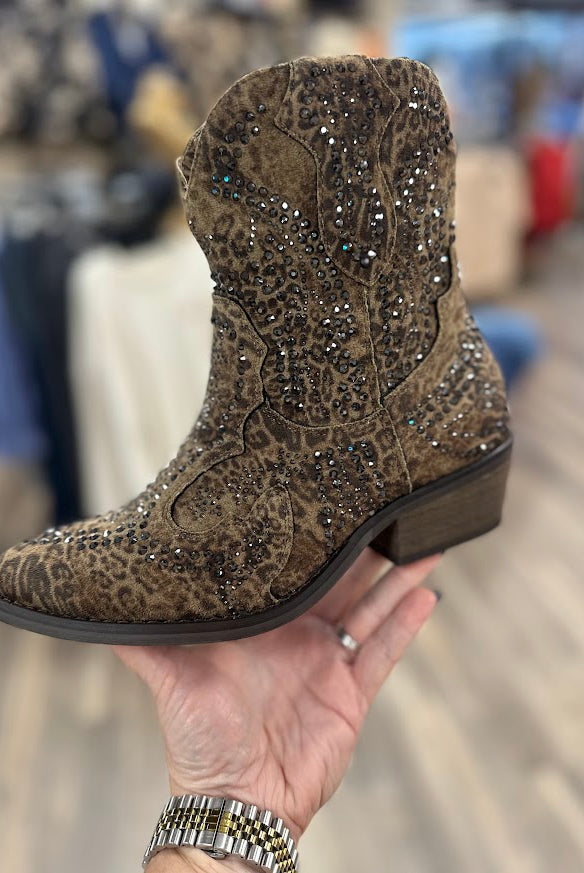 Very G Shay Leopard Print Studded Western Boots