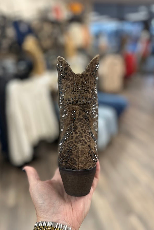 Very G Shay Leopard Print Studded Western Boots