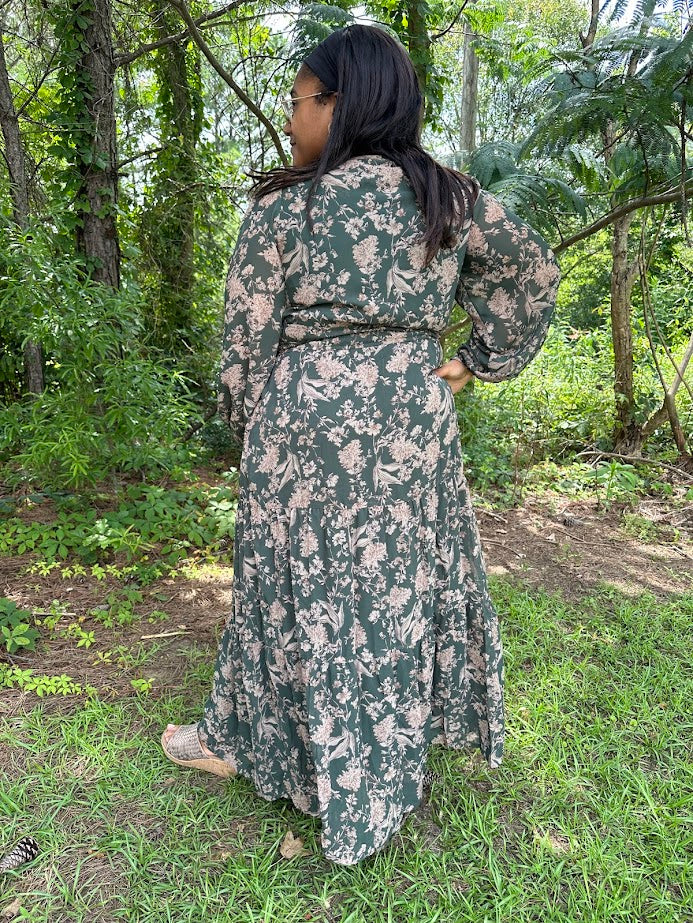 green floral maxi dress, tiered maxi dress, long sleeve fall dress, flowy boho dress, maxi dress with waist, floral print maxi