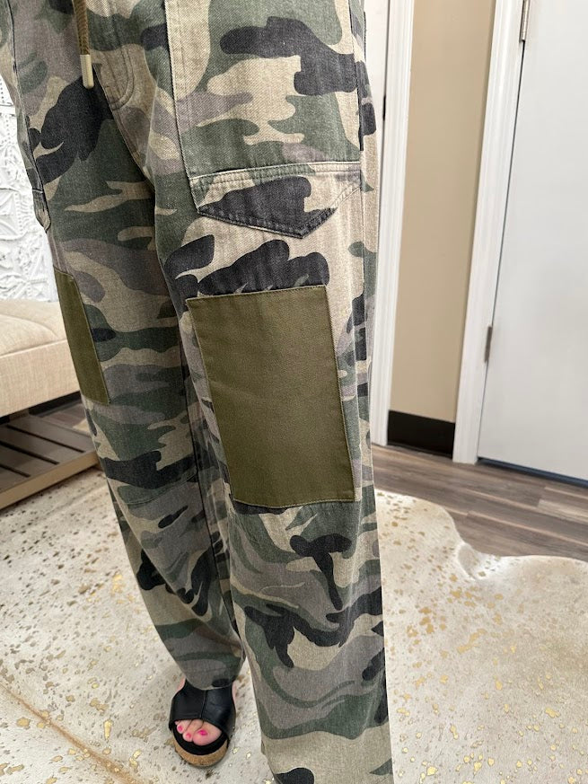 Camo Print Drawstring Barrel Pants with Patch Detail