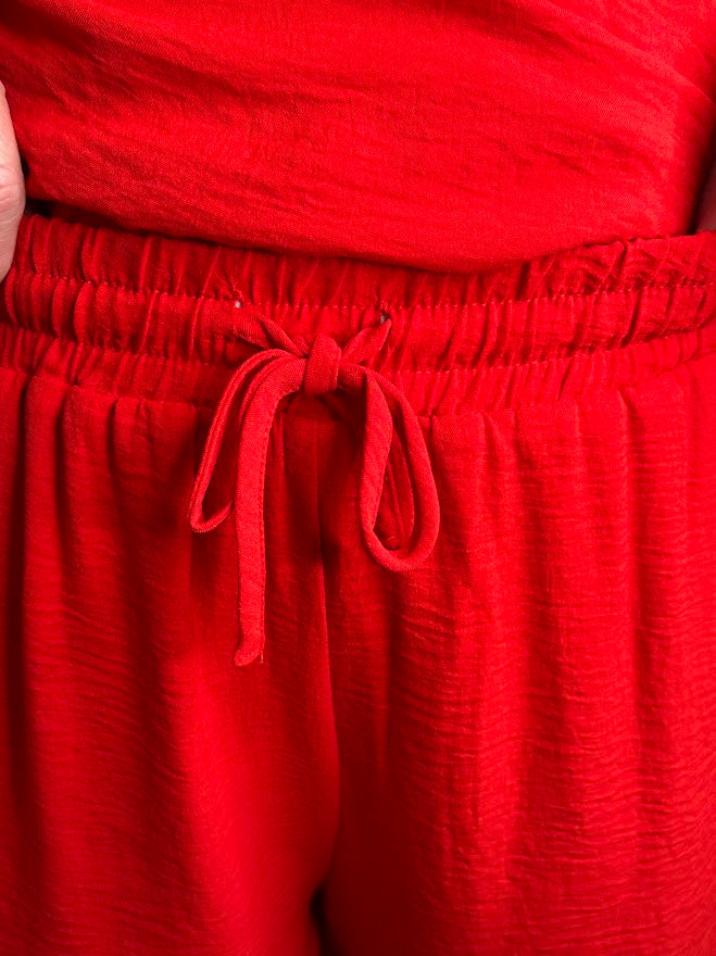 Crinkle Drawstring Shorts with Scallop Embroidered Hem