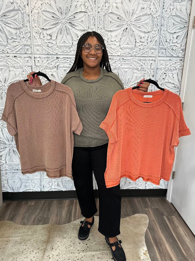 Curvy Raised Rib Raw Edge Cuff Sleeve Top