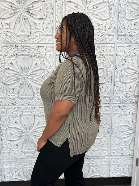 Curvy Raised Rib Raw Edge Cuff Sleeve Top