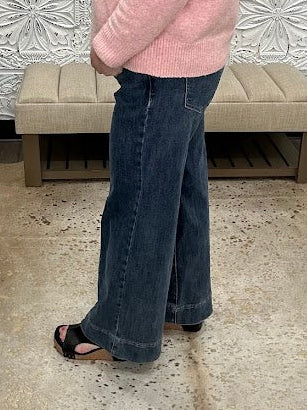 high rise jeans, wide leg jeans, front seam jeans, 29 inch inseam jeans, stretch denim, flattering wide leg denim