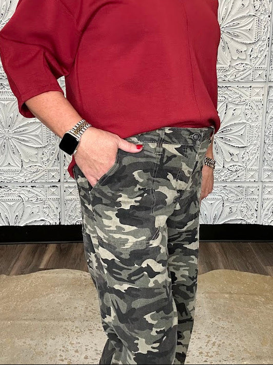 Mid-Rise Camo Boyfriend Crop Jeans