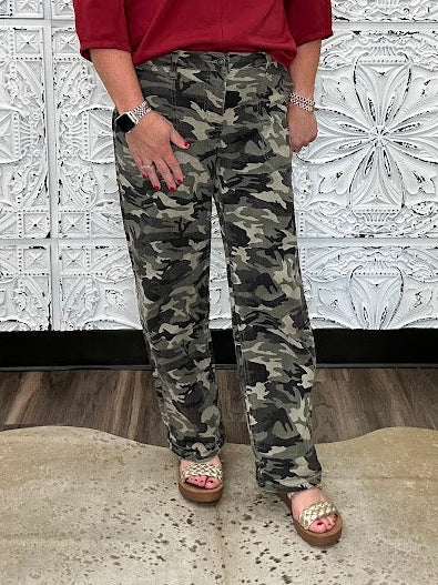 Mid-Rise Camo Boyfriend Crop Jeans