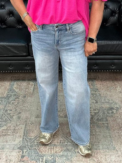 mid rise jeans, straight leg jeans, ankle jeans, loose fit denim, relaxed jeans, women’s everyday denim, stretch jeans, casual denim