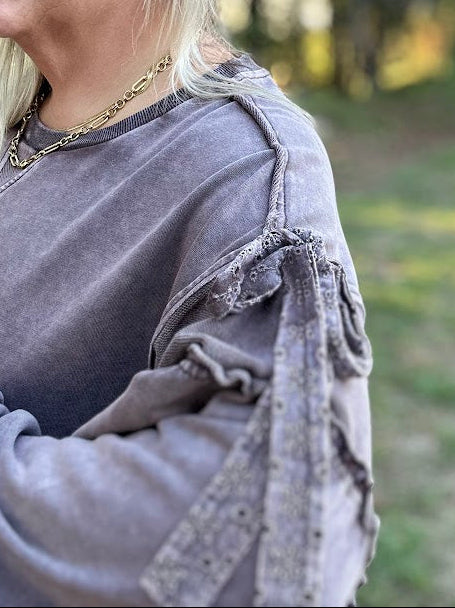 Mineral Washed Bow Appliqué Balloon Sleeve Sweatshirt