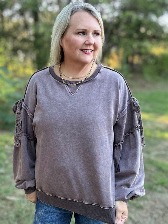 Mineral Washed Bow Appliqué Balloon Sleeve Sweatshirt