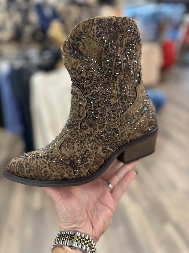 Very G Shay Leopard Print Studded Western Boots